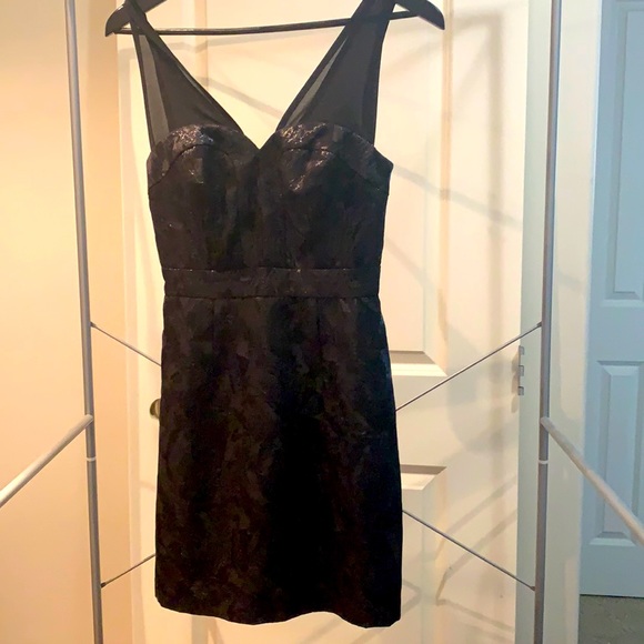 Beautiful dress by Guess - Picture 1 of 8